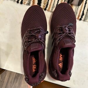 Ivy Park x Adidas ULTRABOOST ‘maroon’ (US women’s 10)